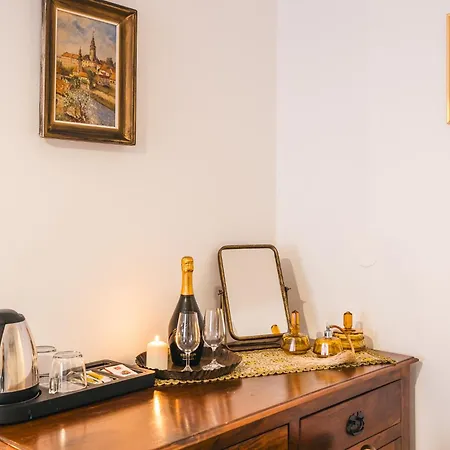 U Náměstí - At The Town Square 4*